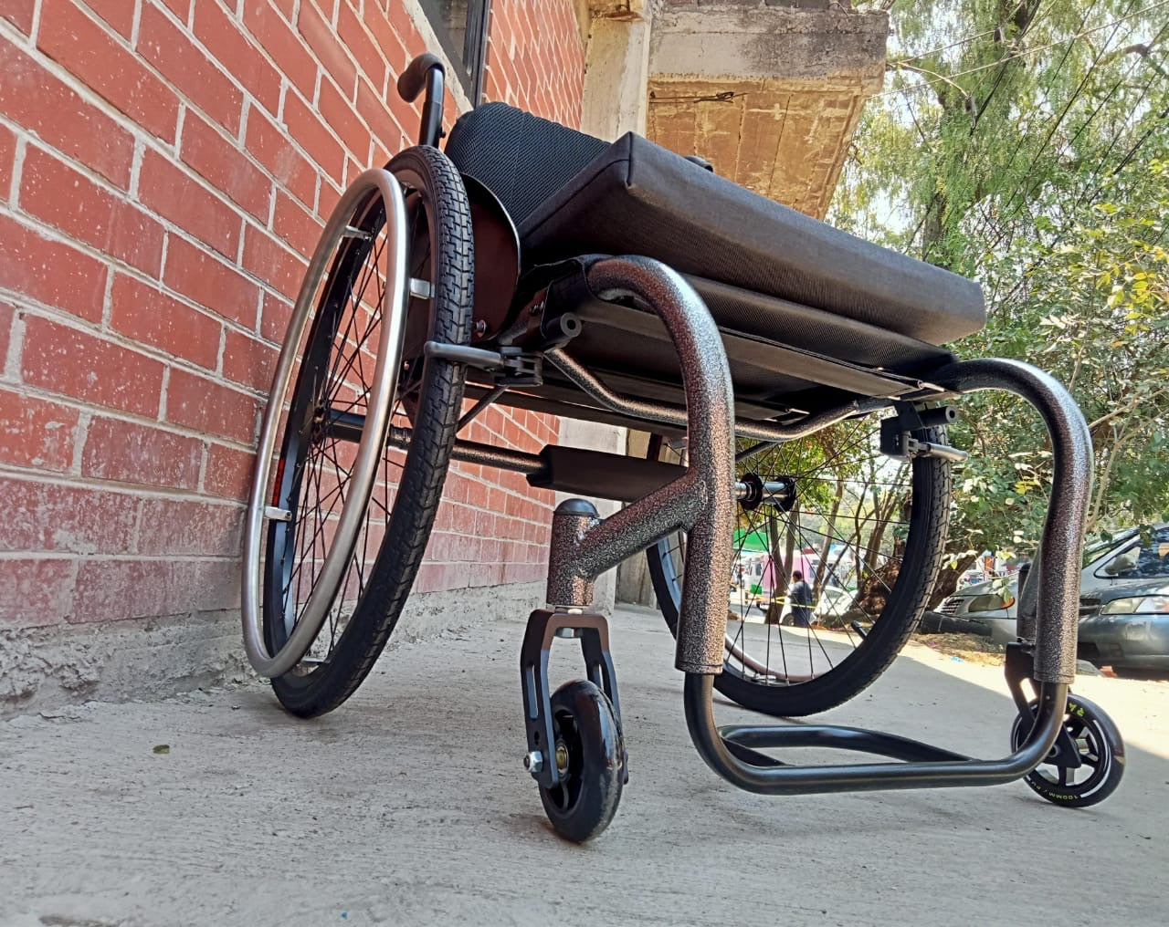 ⚡ Silla de Ruedas REVOLT – Ultra Ligera y Reforzada 🔩