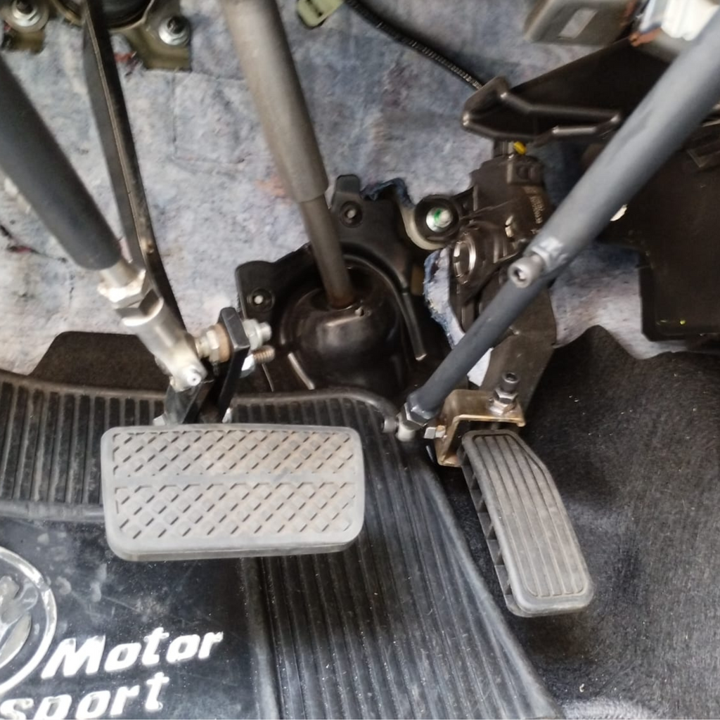Controles semi fijos, triple empuñadura para Cuadrapléjicos