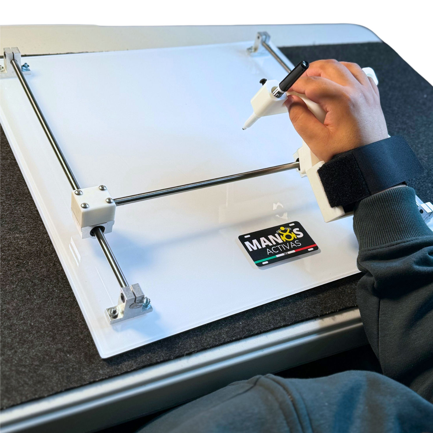 Guía de Mano Adaptable para Escribir, Pintar y Usar Dispositivos Digitales