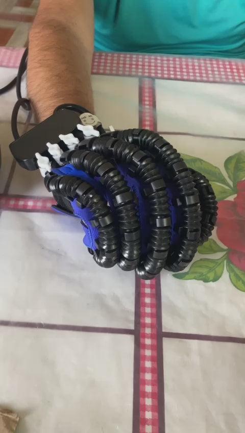 Par de guantes robótico es para rehabilitación